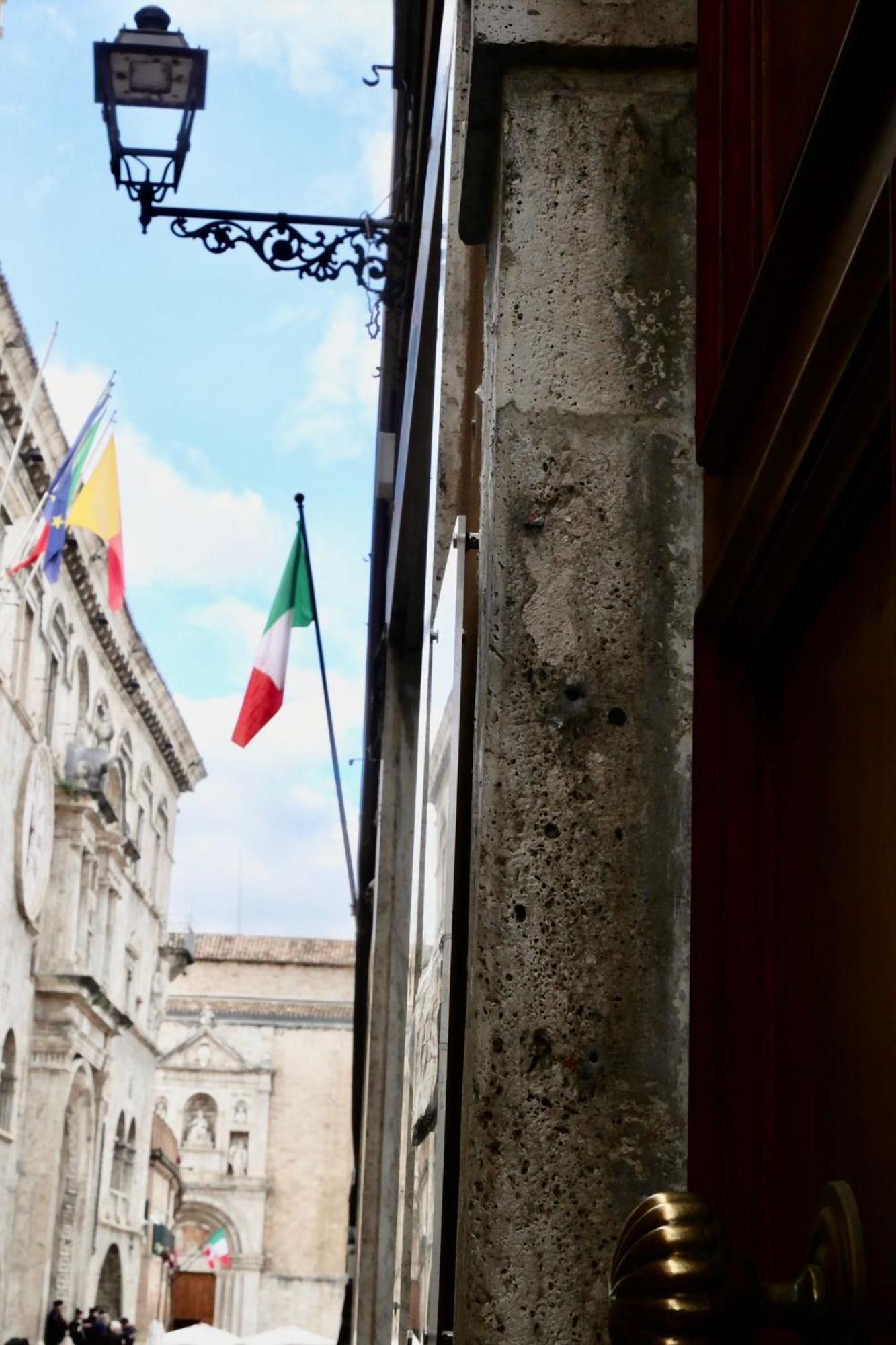 Easy Home - Piazza Del Popolo 阿斯科利皮切诺 外观 照片